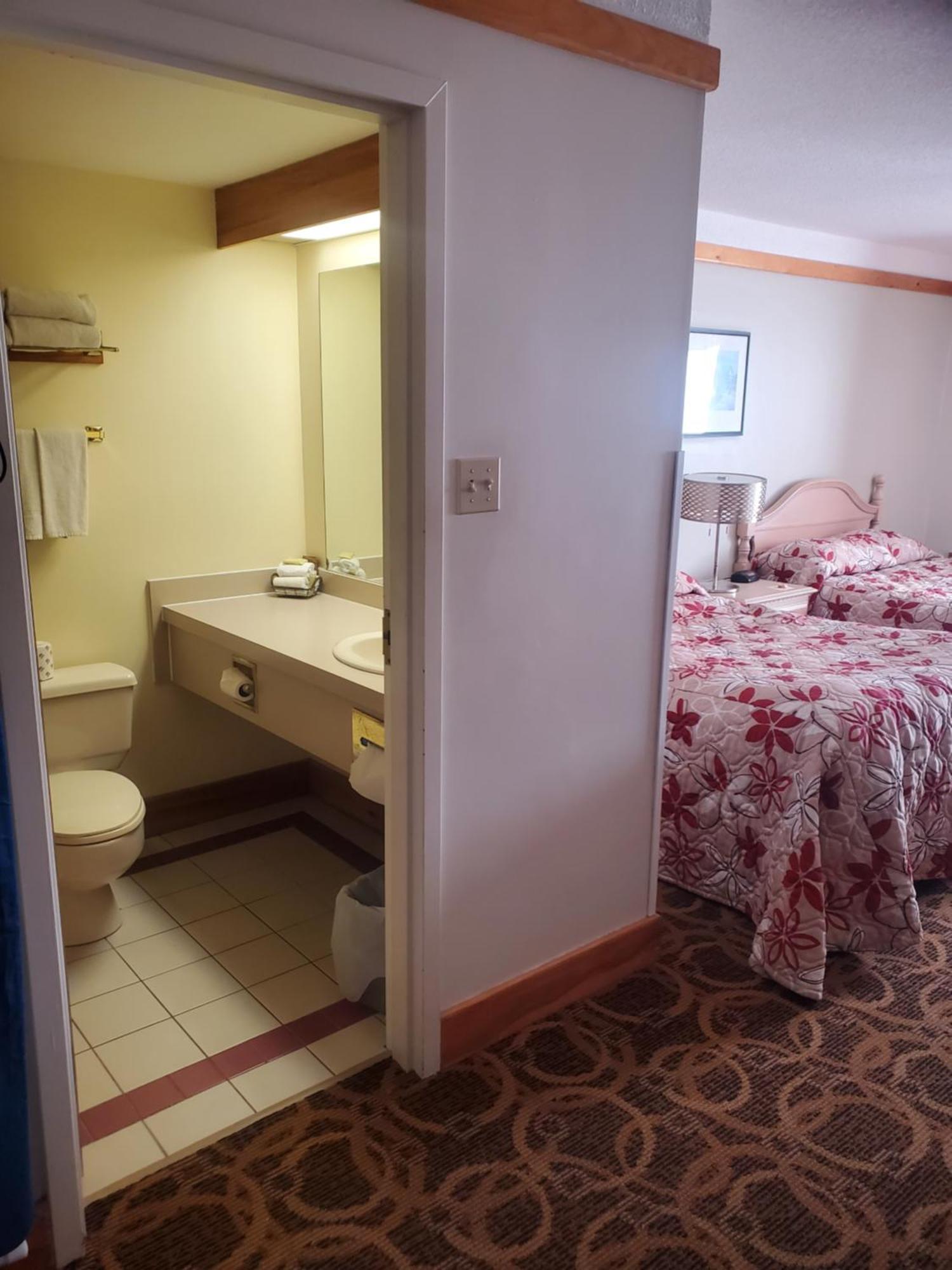 Granite Town Hotel Saint George Extérieur photo